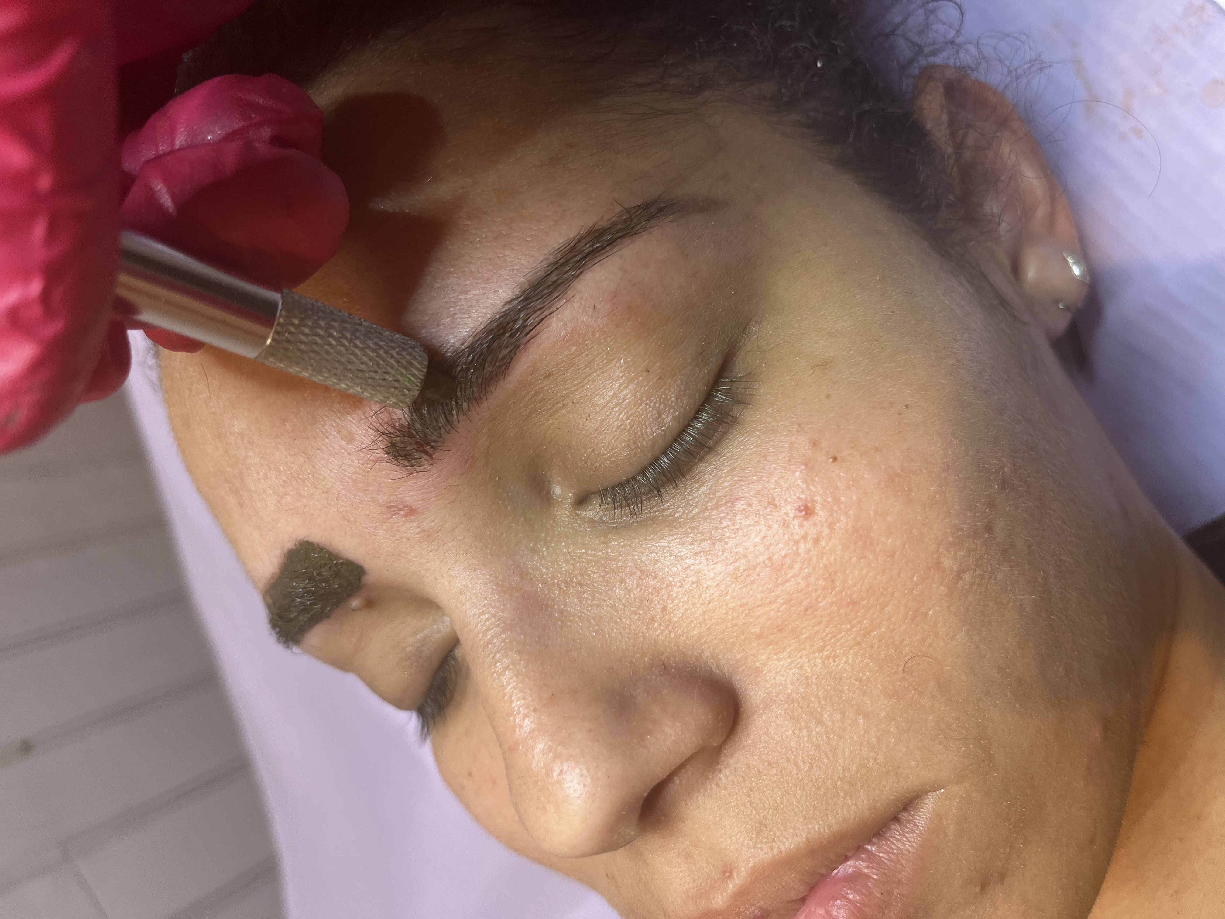 Regard, sourcils, cils et maquillage